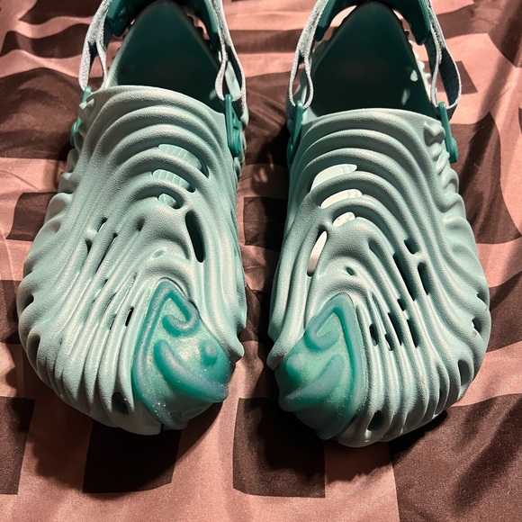 Mens limited edition Salehe Aqua Slip-On Shoes